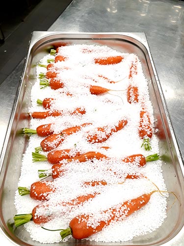 carottes nouvelles cuites au gros sel, sel de Guérande