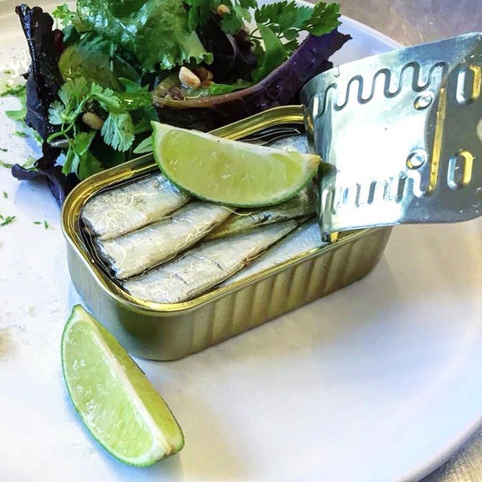 sardine à l'huile ramón pena,citron vert, snacking après-midi